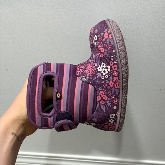 Bogs Purple Floral Kids Boots - Picture 3 of 5